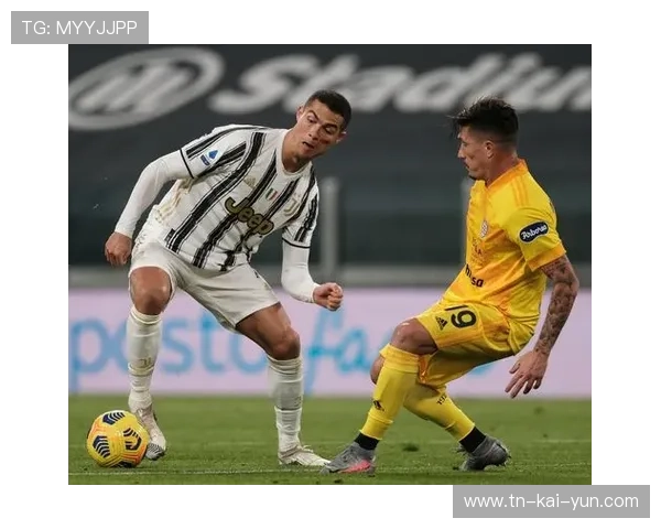 尤文角球练习:特定跑位与假动作被反复试验以提高成功率 尤文角球练习:特定跑位与假动作被反复试验以提高成功率